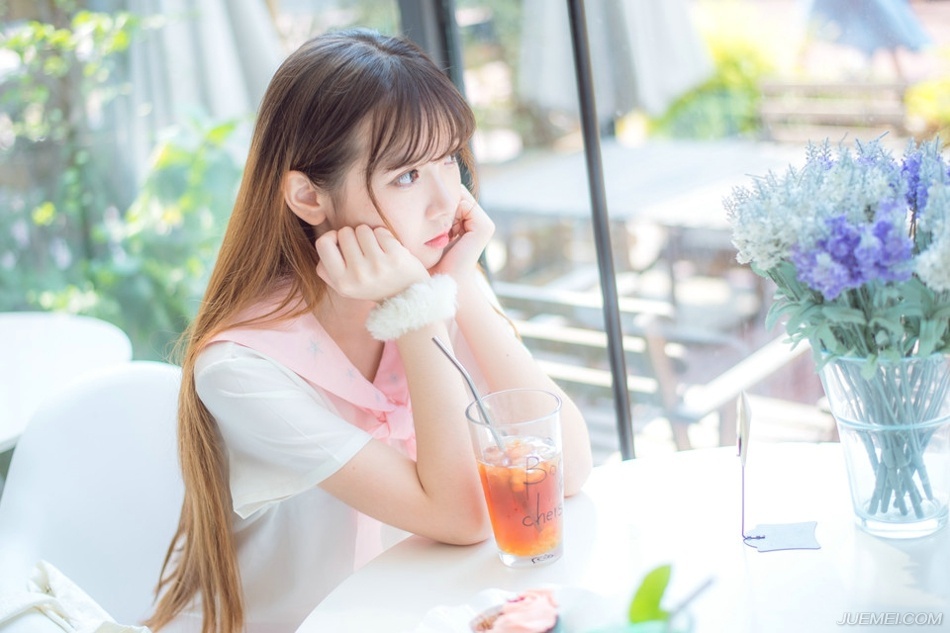 朋友不是先来的人或者认识最久的人，而是那个来了以后再也没有走的人。